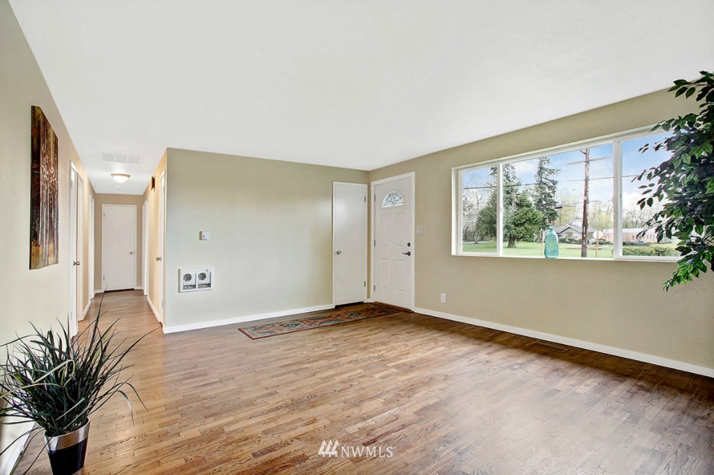 3704 Talbot Road South Renton, WA 98055 - Photo 8 of 16