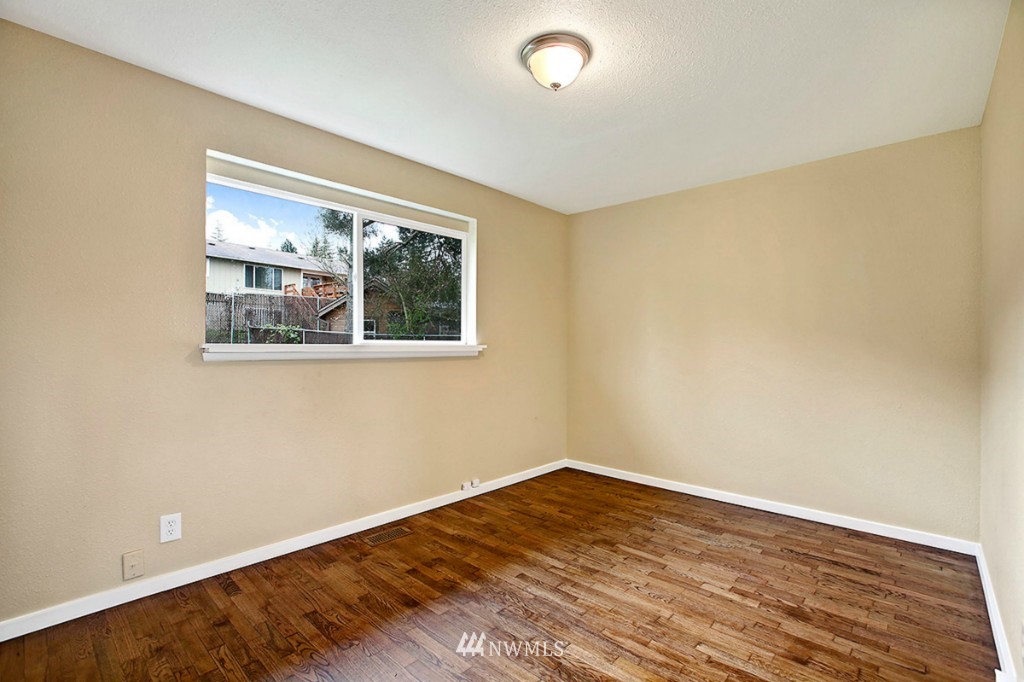 3704 Talbot Road South Renton, WA 98055 - Photo 10 of 16