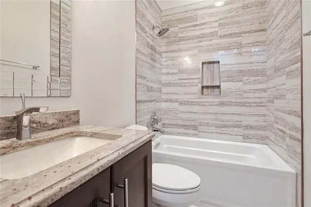 $3,200 | 4133-35 Iberville Street, Unit 4133A, New Orleans, LA 70119