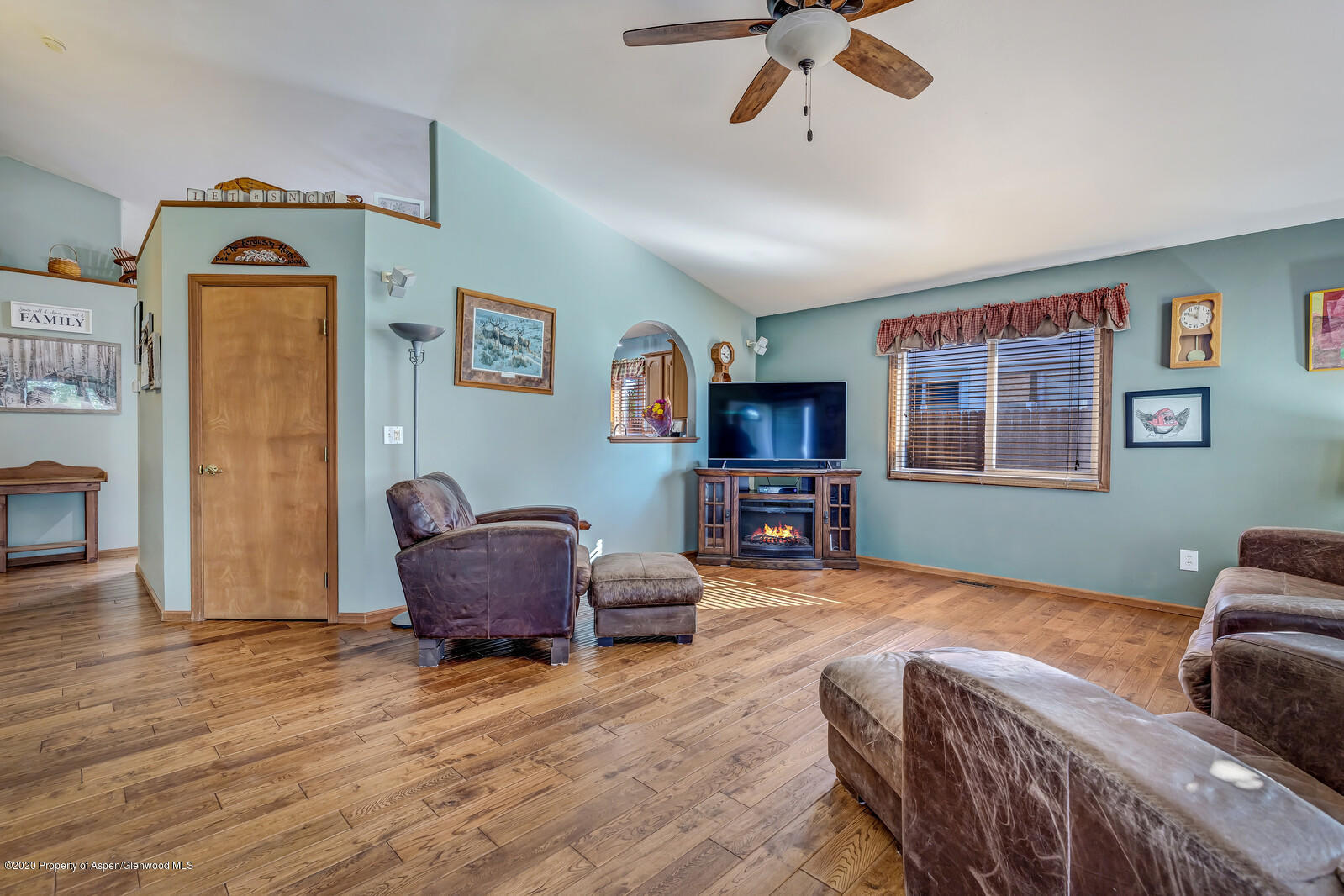 954 West 5th Street Rifle, CO 81650 - Photo 3 of 17 04_954_W_5th_Street004_mls