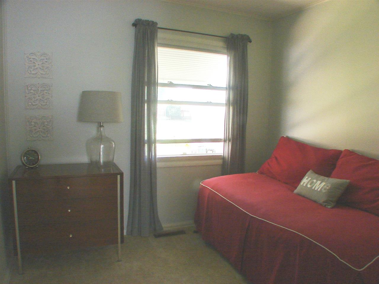 247 Rockingham Avenue Alma, MI 48801 - Photo 13 of 24 1866773-12.JPG