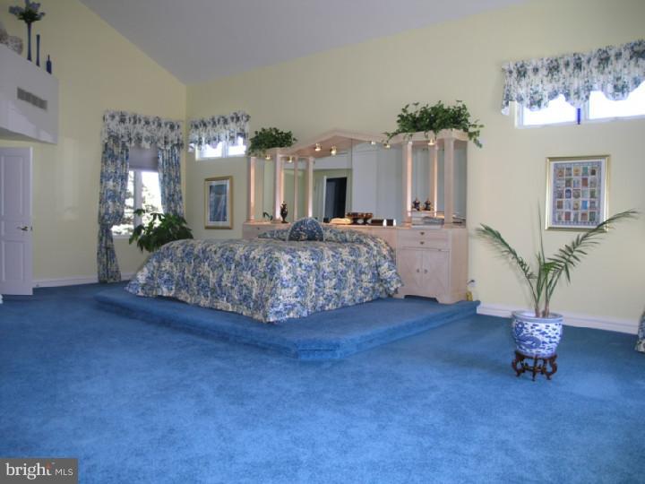 4 Dey Farm Road Princeton Junction, NJ 08550 - Photo 11 of 25 Gallery Image 11
