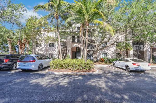 $2,300 | 3023 Alcazar Place, Unit 207, Palm Beach Gardens, FL 33410