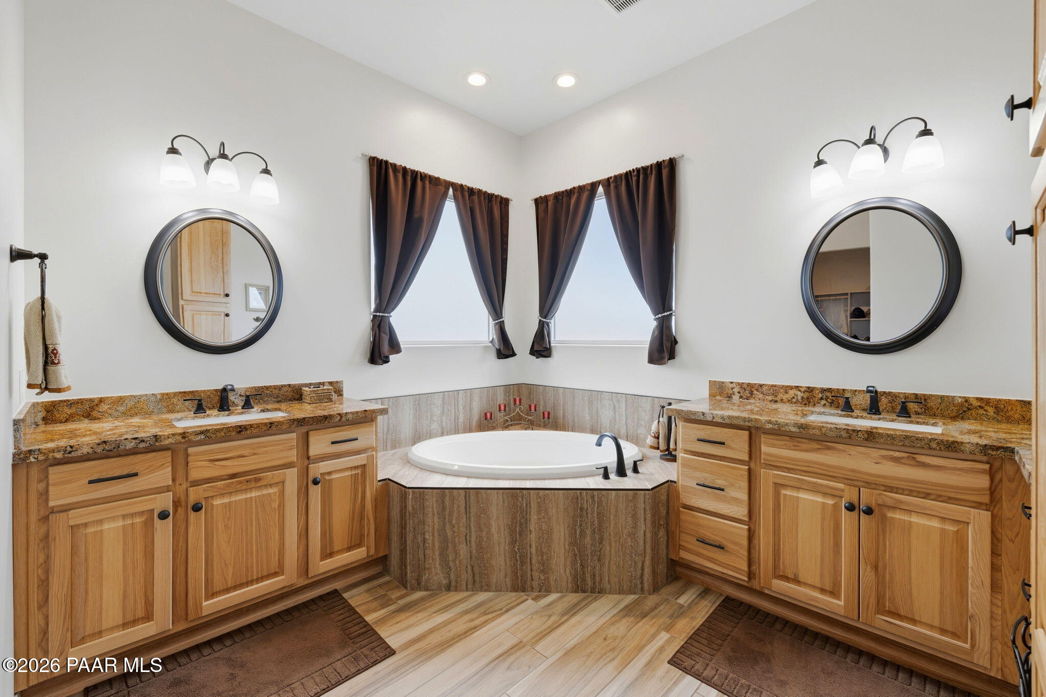 9860 North Loper Road Prescott Valley, AZ 86315 - Photo 14 of 46 23-Primary Bathroom