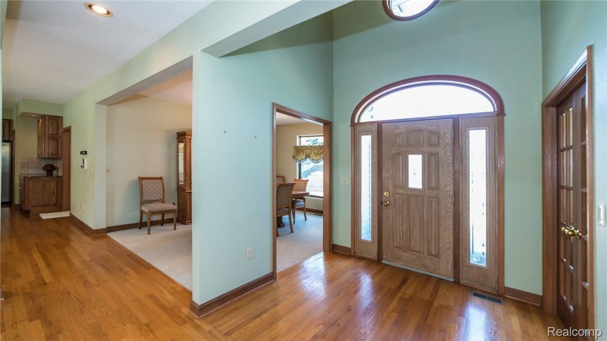 8651 Jackman Road Temperance, MI 48182 - Photo 3 of 91 ENTERANCE