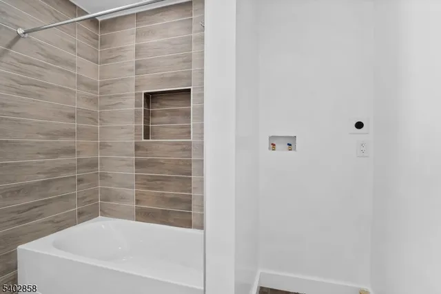 $2,500 | 651 South 17th Street, Newark, NJ 07103