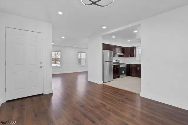 $2,500 | 651 South 17th Street, Newark, NJ 07103