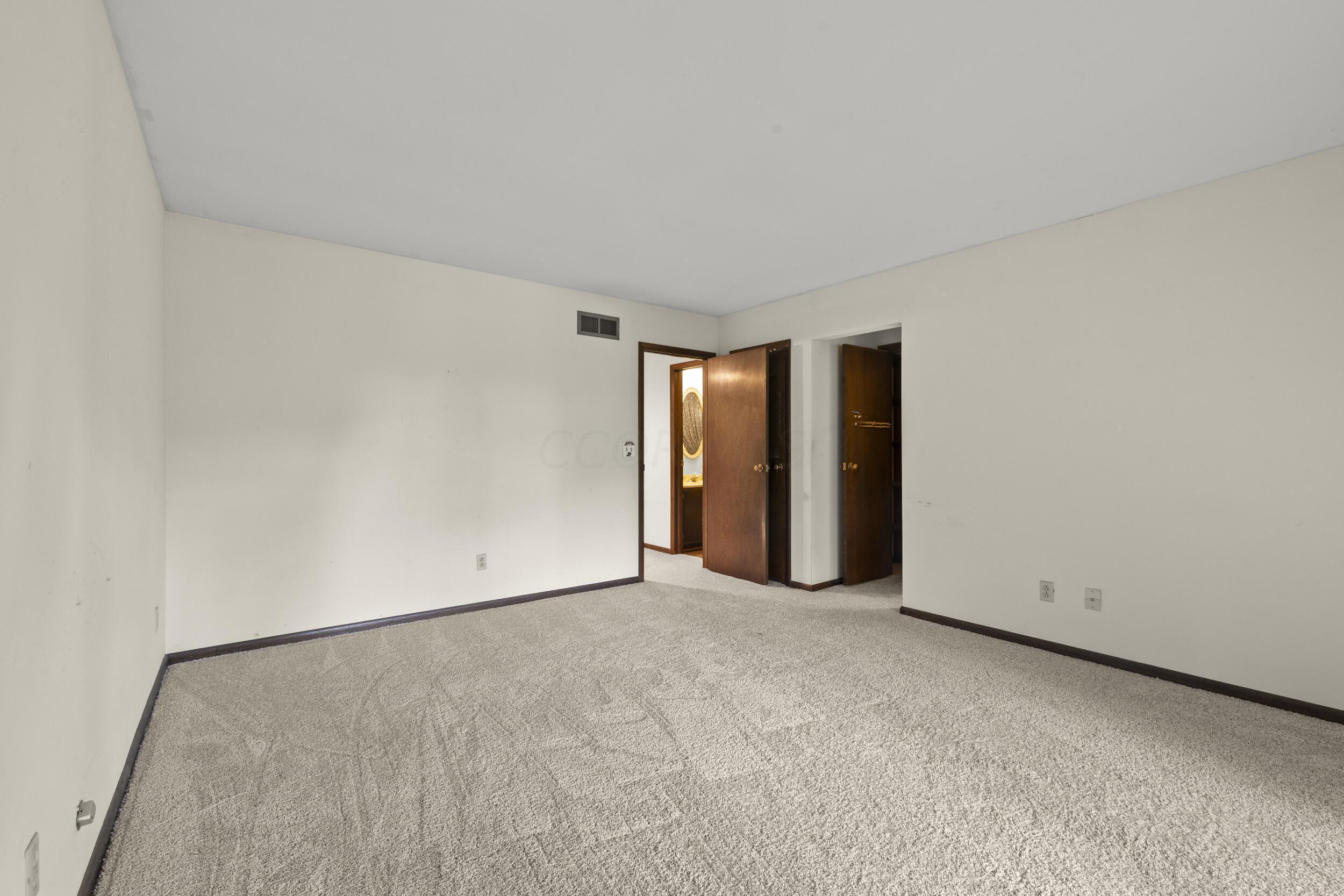 7202 Winchester Road Northwest Carroll, OH 43112 - Photo 26 of 52 26_primary suite 02