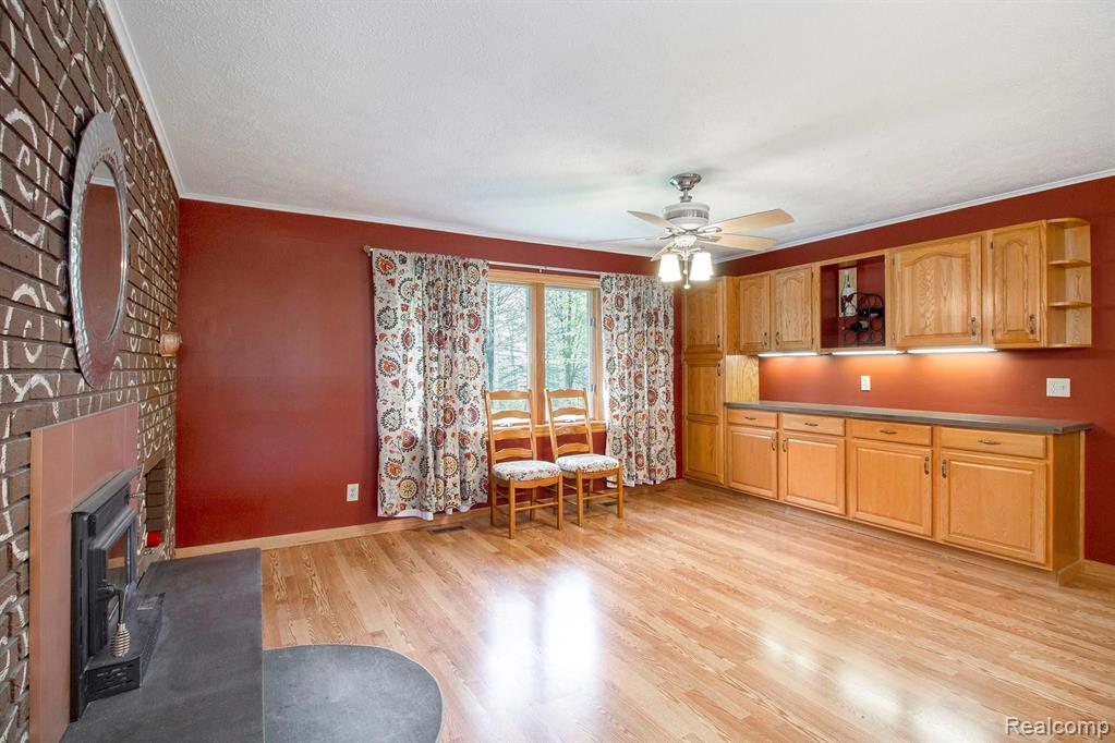 2501 North Hughes Road Howell, MI 48855 - Photo 6 of 29