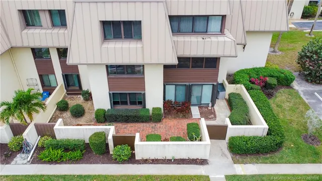 $235,000 | 1800 Southeast St Lucie Boulevard, Unit 5101, Stuart, FL 34996