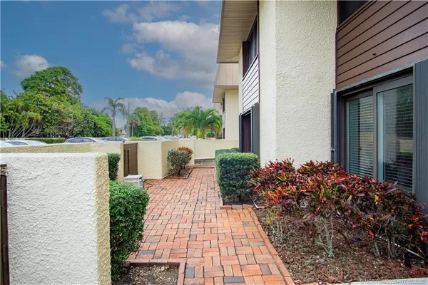 $225,000 | 1800 Southeast St Lucie Boulevard, Unit 5101, Stuart, FL 34996