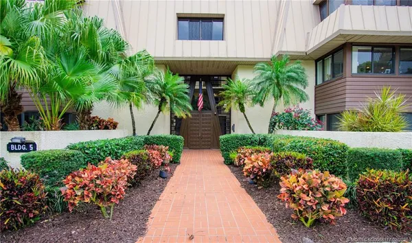 $225,000 | 1800 Southeast St Lucie Boulevard, Unit 5101, Stuart, FL 34996