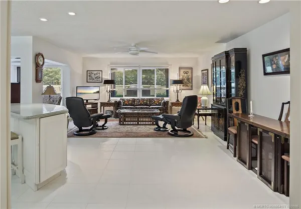 $225,000 | 1800 Southeast St Lucie Boulevard, Unit 5101, Stuart, FL 34996