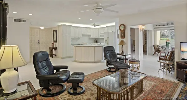 $225,000 | 1800 Southeast St Lucie Boulevard, Unit 5101, Stuart, FL 34996