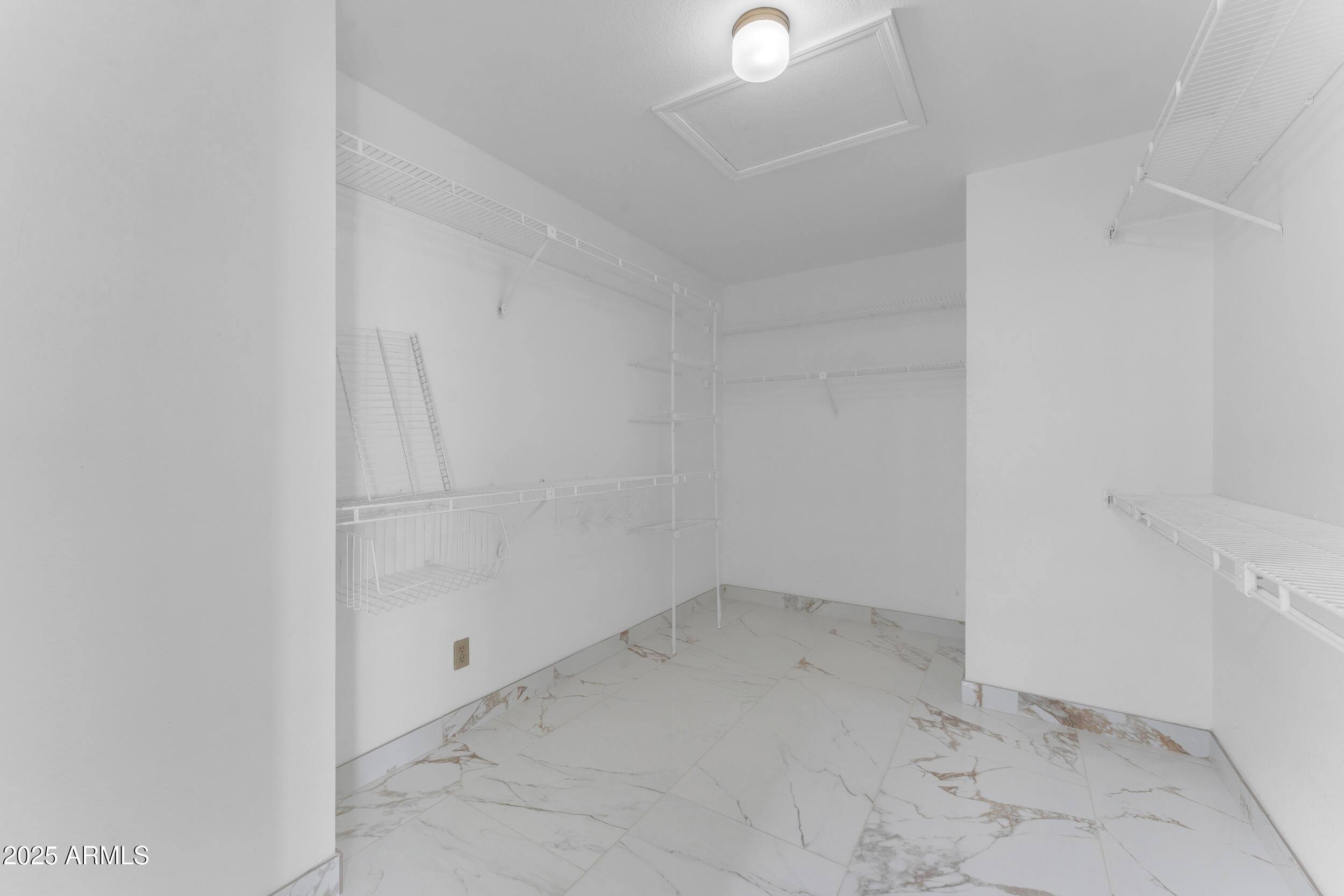 108 South Morning Ridge Drive Gilbert, AZ 85296 - Photo 17 of 49 a view of room