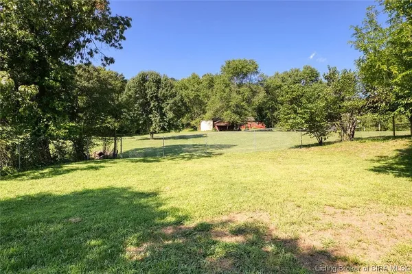 $1,695 | 410 Lone Oak Drive, New Albany, IN 47150