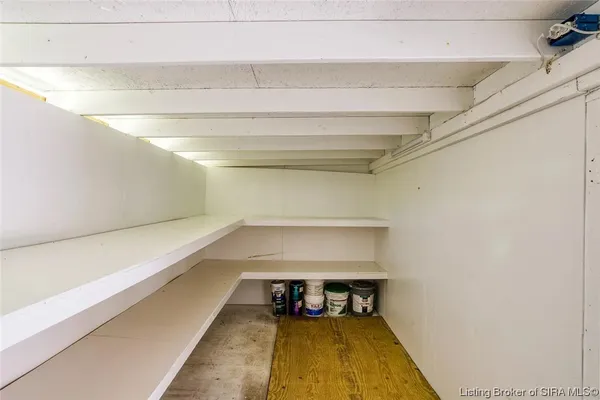 $1,695 | 410 Lone Oak Drive, New Albany, IN 47150