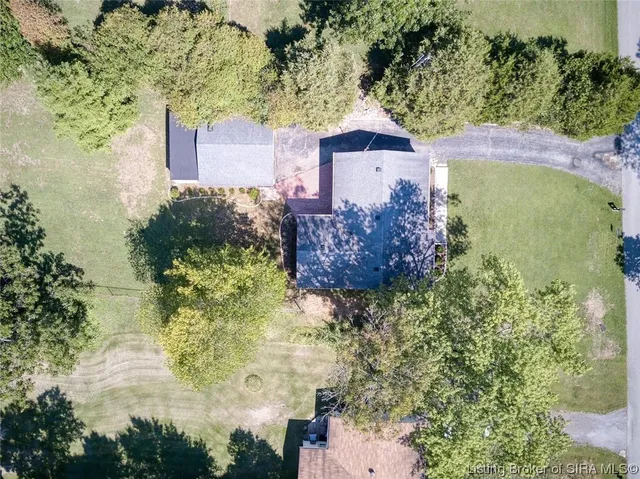 $1,695 | 410 Lone Oak Drive, New Albany, IN 47150