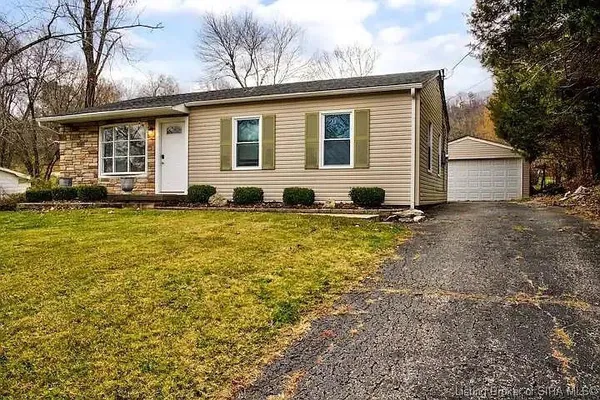 $1,695 | 410 Lone Oak Drive, New Albany, IN 47150