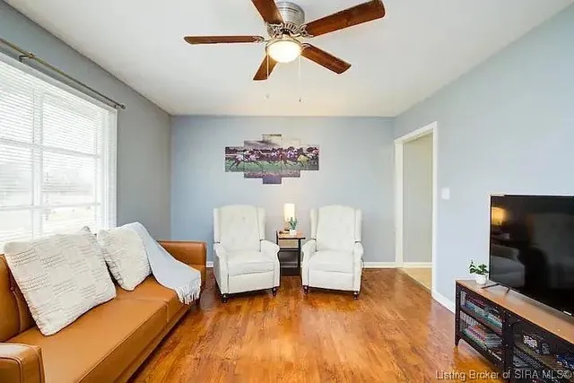 $1,695 | 410 Lone Oak Drive, New Albany, IN 47150