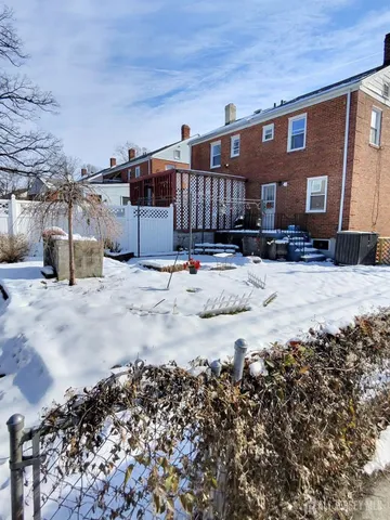 a view of a parking space