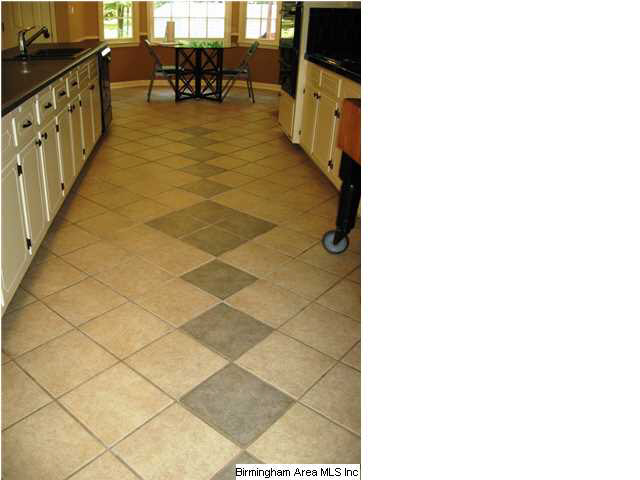 4301 Ridgemont Avenue Northport, AL 35473 - Photo 8 of 28
