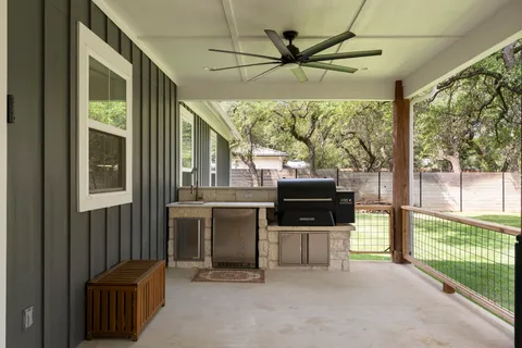 $625,000 | 22212 Briarcliff Drive, Spicewood, TX 78669