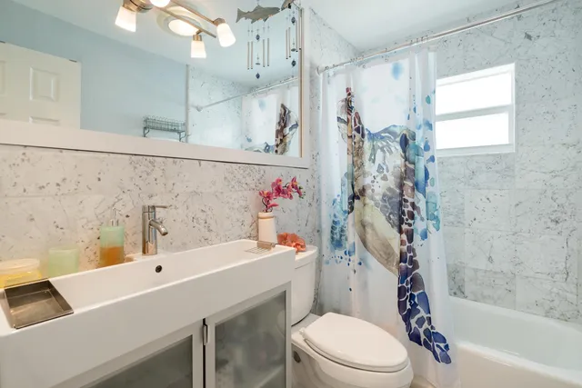 $1,649,000 | 19 North Drive, Key Largo, FL 33037