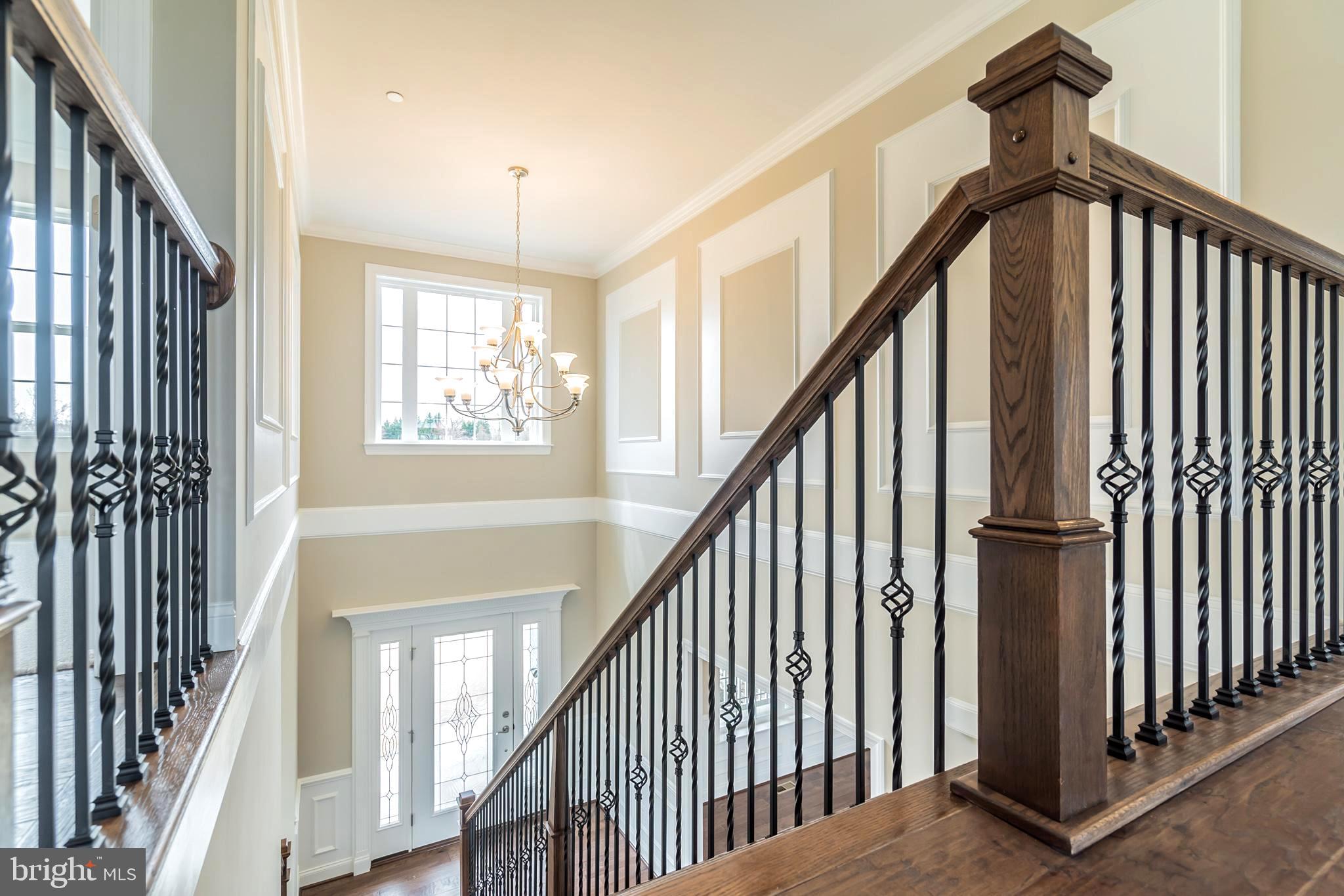 622 West Bay Front Road Lothian, MD 20711 - Photo 16 of 34 THOUSANDS SPENT ON UPGRADED MOLDINGS