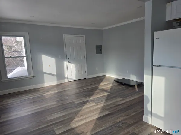 $1,695 | 73 Meridian Street, Unit 3, Groton, CT 06340