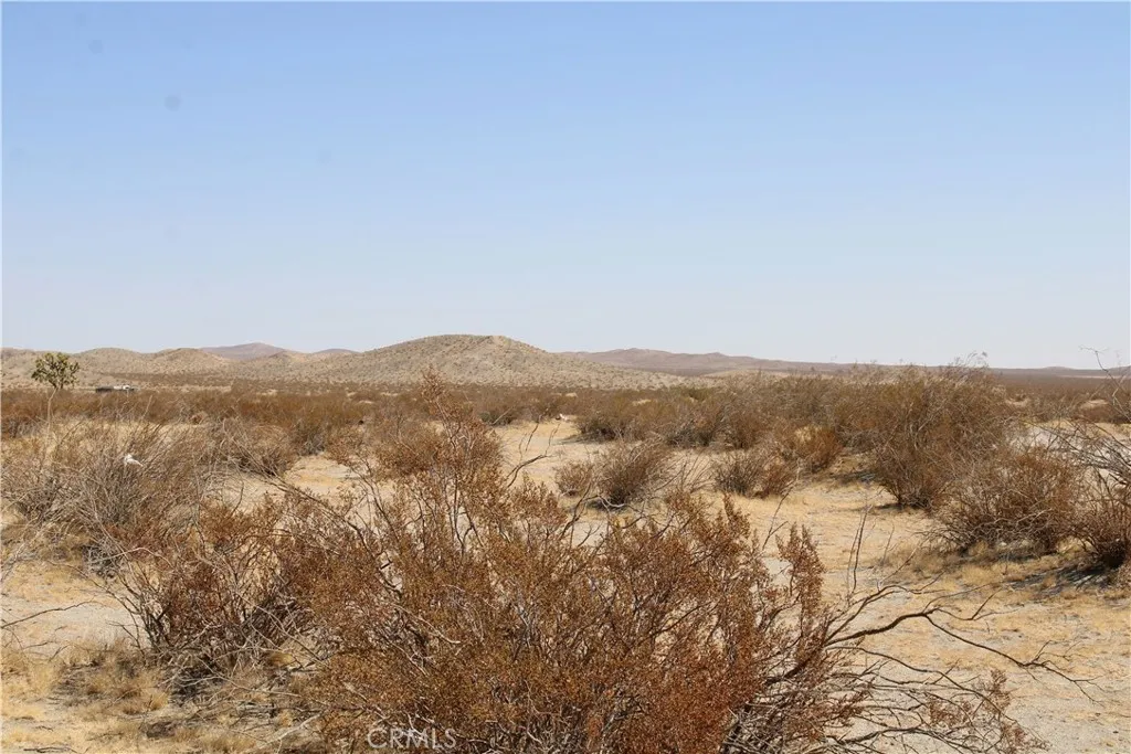 20 Sky Ranch Road Adelanto, CA 92301 - Photo 15 of 17