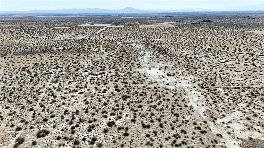 20 Sky Ranch Road Adelanto, CA 92301 - Photo 4 of 17