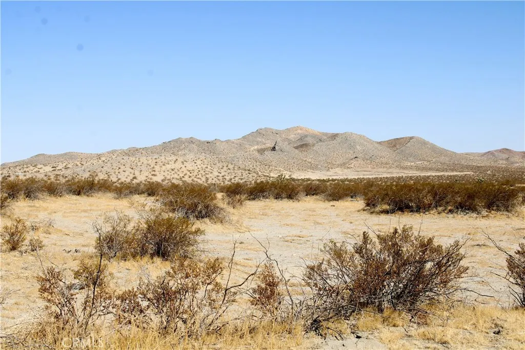 20 Sky Ranch Road Adelanto, CA 92301 - Photo 7 of 17