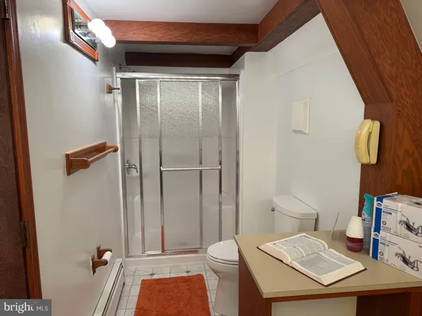 $850,000 | 20 Victory Lane, Castleton, VA 22716