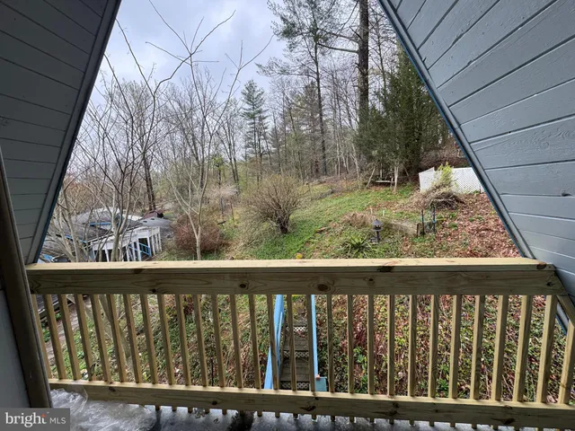 $850,000 | 20 Victory Lane, Castleton, VA 22716