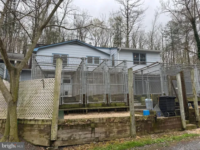 $850,000 | 20 Victory Lane, Castleton, VA 22716