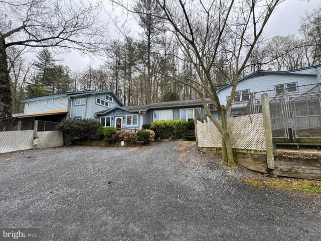 $850,000 | 20 Victory Lane, Castleton, VA 22716