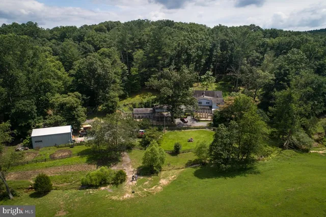 $850,000 | 20 Victory Lane, Castleton, VA 22716