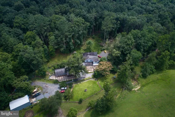 $850,000 | 20 Victory Lane, Castleton, VA 22716