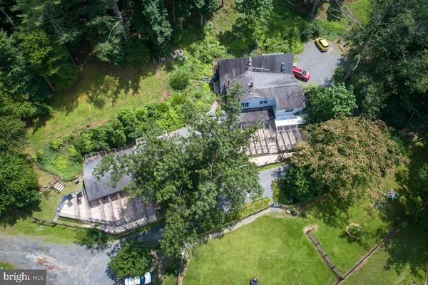 $850,000 | 20 Victory Lane, Castleton, VA 22716