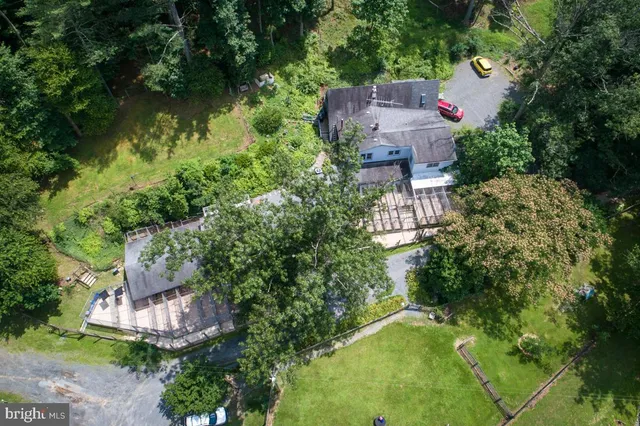 $850,000 | 20 Victory Lane, Castleton, VA 22716