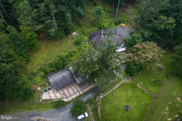 $850,000 | 20 Victory Lane, Castleton, VA 22716