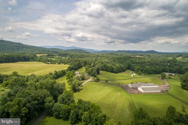 $850,000 | 20 Victory Lane, Castleton, VA 22716