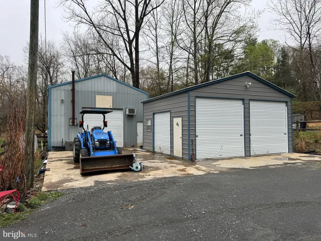 $850,000 | 20 Victory Lane, Castleton, VA 22716