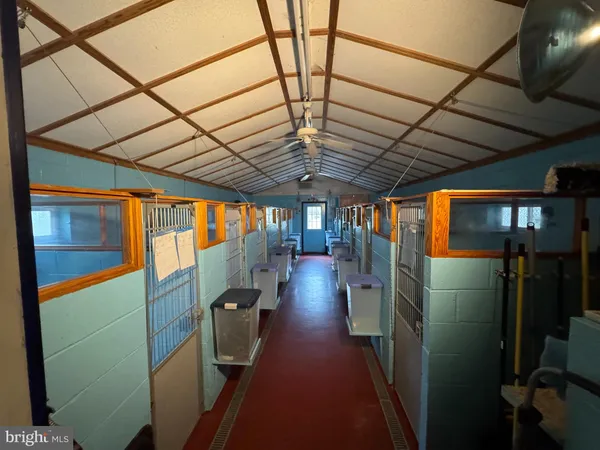 $850,000 | 20 Victory Lane, Castleton, VA 22716