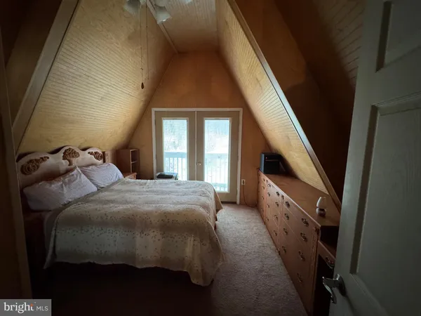 $850,000 | 20 Victory Lane, Castleton, VA 22716