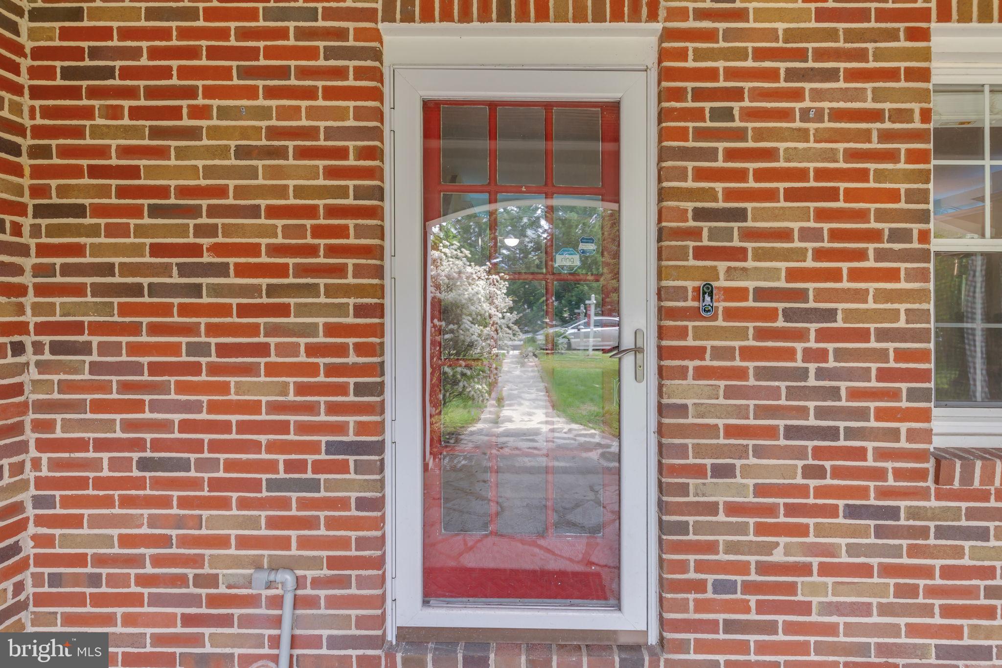 16 Somerset Road Baltimore, MD 21228 - Photo 4 of 44 Gallery Image 4