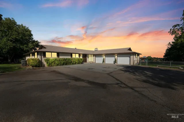 $975,000 | 15698 Yoder Avenue, Caldwell, ID 83607