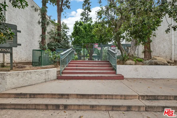 $398,000 | 8601 International Avenue, Unit 122, Canoga Park, CA 91304