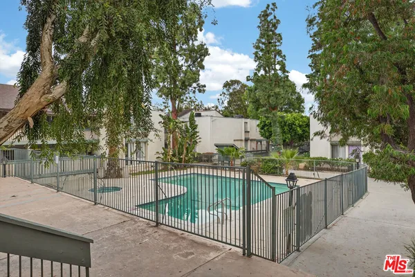 $398,000 | 8601 International Avenue, Unit 122, Canoga Park, CA 91304
